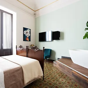 https://holiday-lux-boutique-room.sicilyhotelsitaly.net